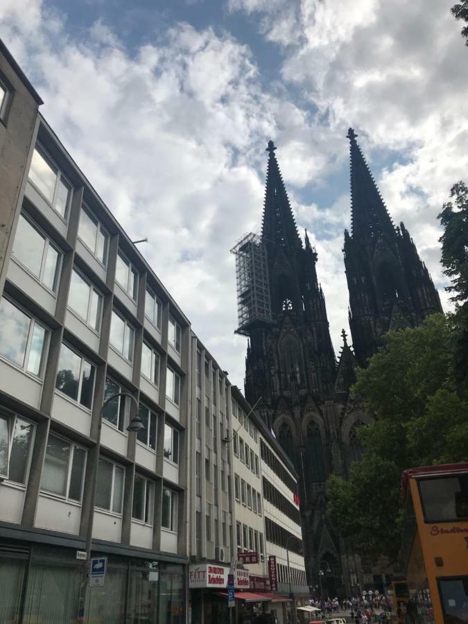 Am Dom Köln
